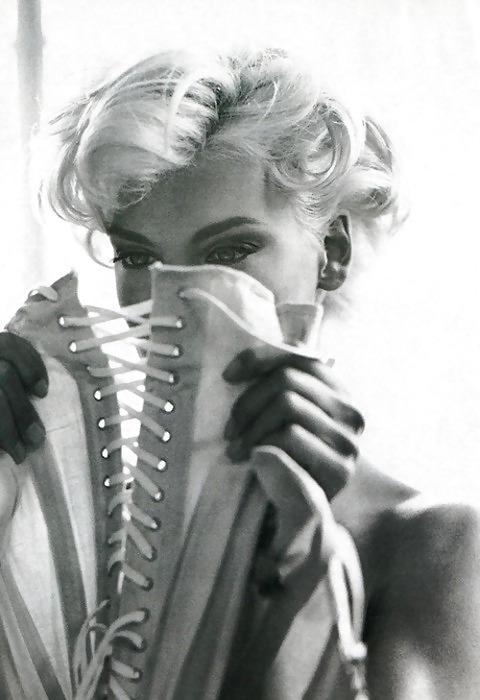 25P Corset 19!