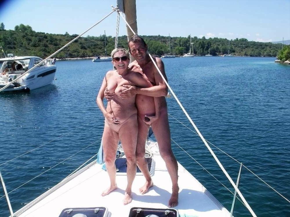25P Swinger Boat Party #52