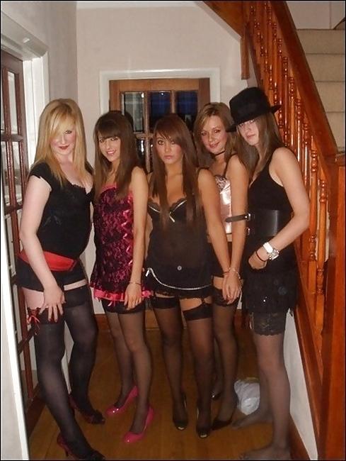 19P Teens in stockings pantyhose