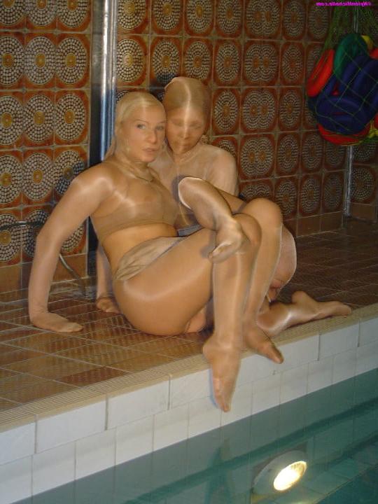 25P pantyhose encasement 2