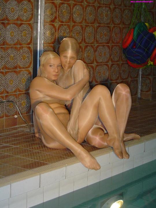 25P pantyhose encasement 2