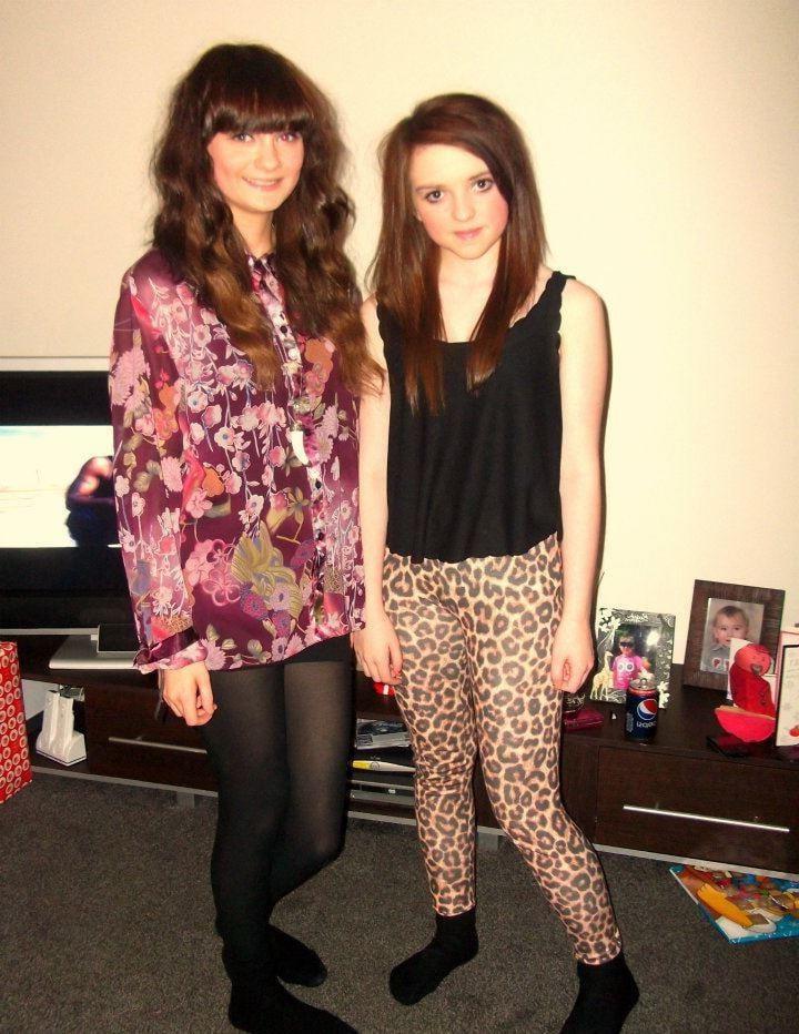 25P sexy babes in tights pantyhose nylons 165
