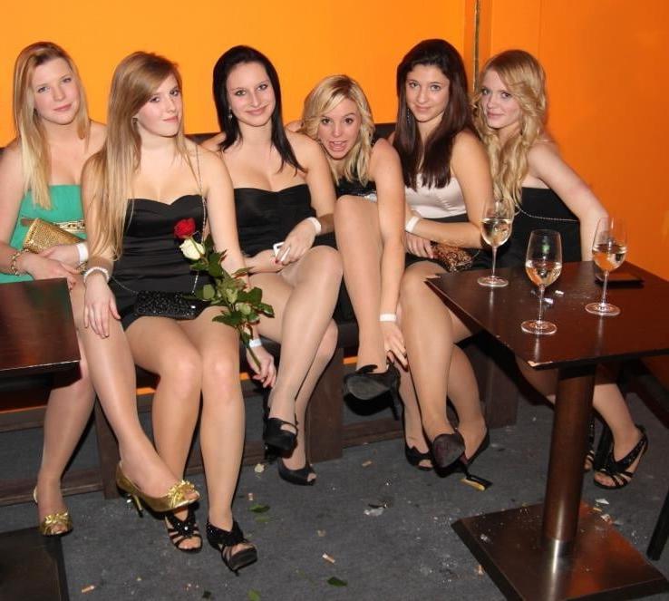 25P sexy babes in tights pantyhose nylons 169