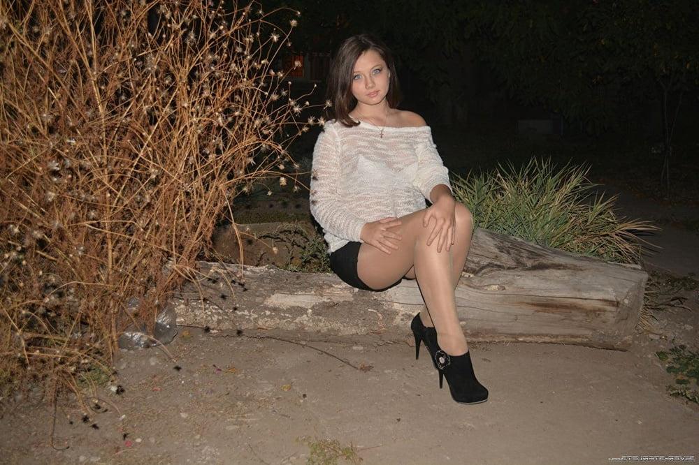 25P PANTYHOSE AMATEURS 303