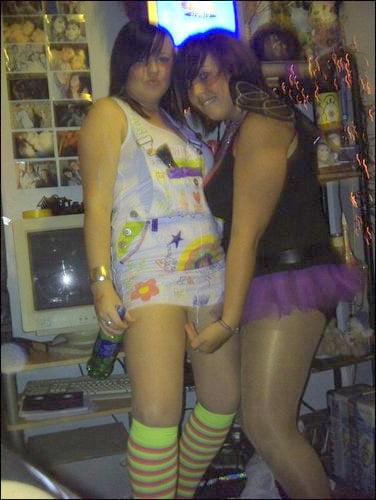 25P sexy babes in tights pantyhose nylons 160