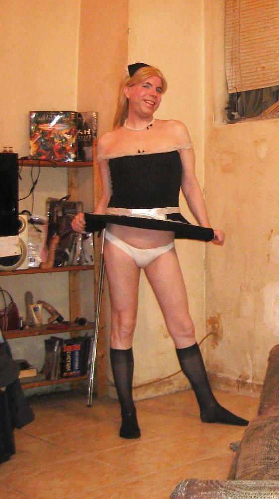 25P Tranny lily annie: FRENCH MAID