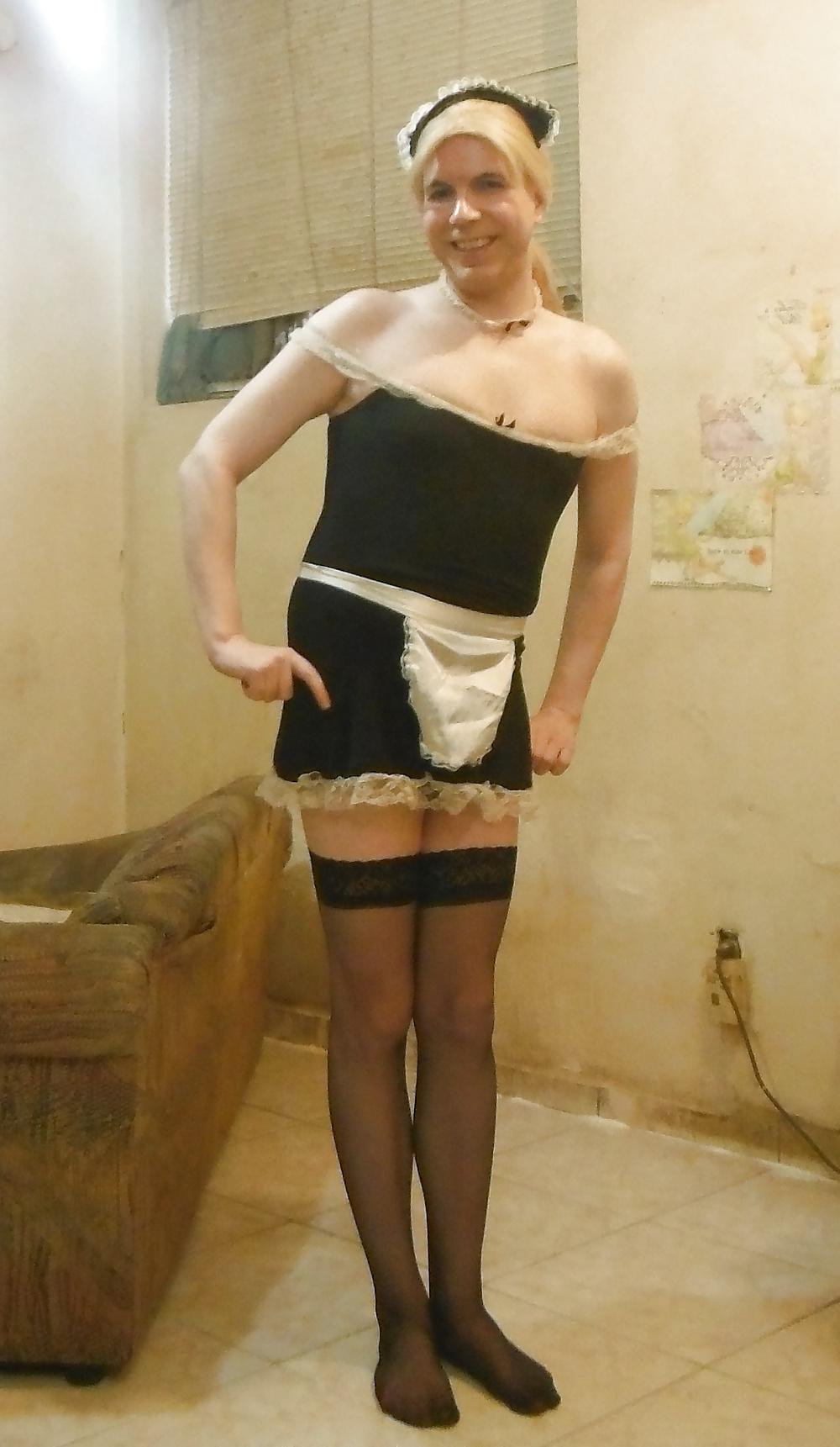 25P Tranny lily annie: FRENCH MAID