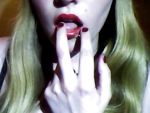 22P Chick Full of Lipstick and Lust