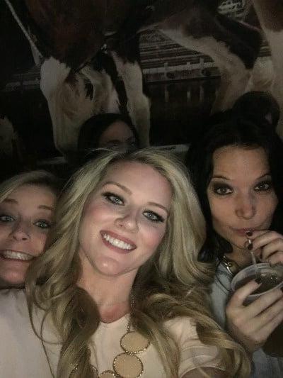25P Slutty Nerdy And Sexy MILF Spreads Her Dirty Holes Open