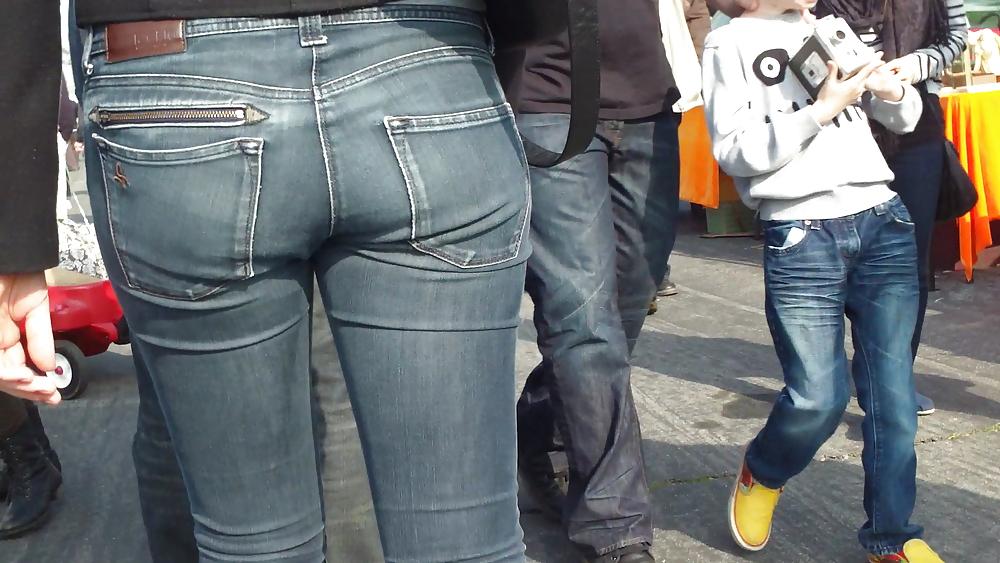 25P Sexy tall teen butt & ass in blue jeans