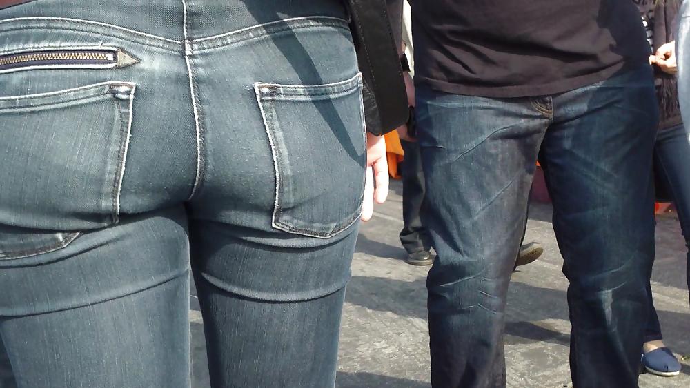 25P Sexy tall teen butt & ass in blue jeans
