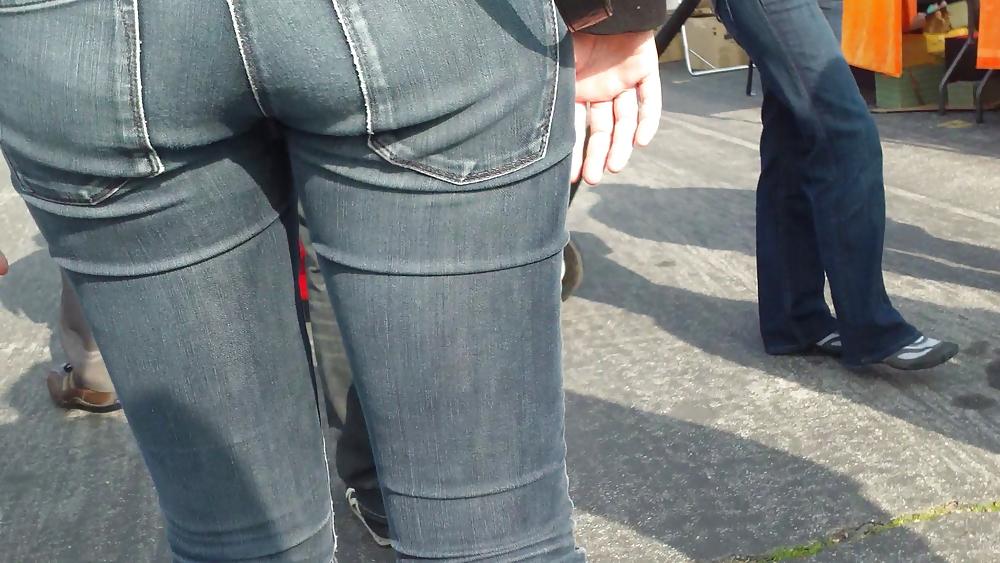 25P Sexy tall teen butt & ass in blue jeans