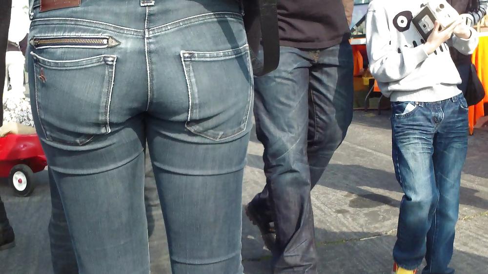 25P Sexy tall teen butt & ass in blue jeans