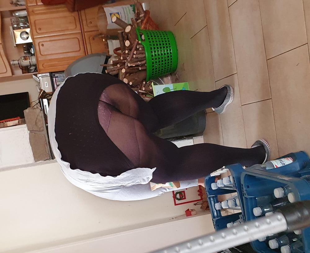 25P Always is better in pantyhose 1