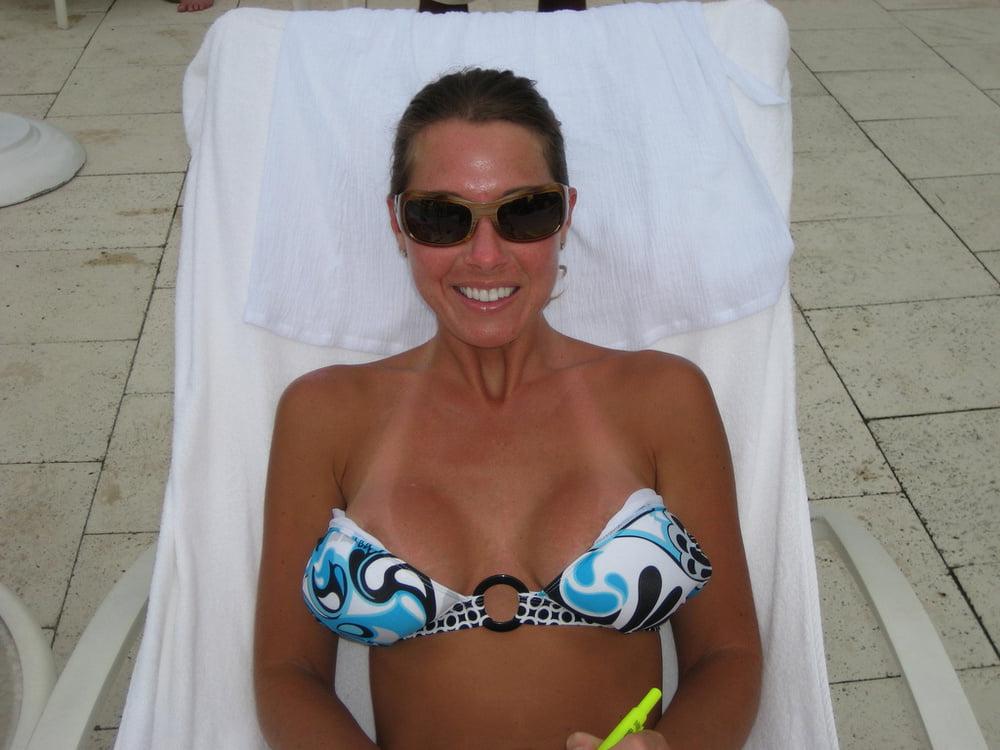25P Women Need Exposure 807 - Vintage Busty Wife