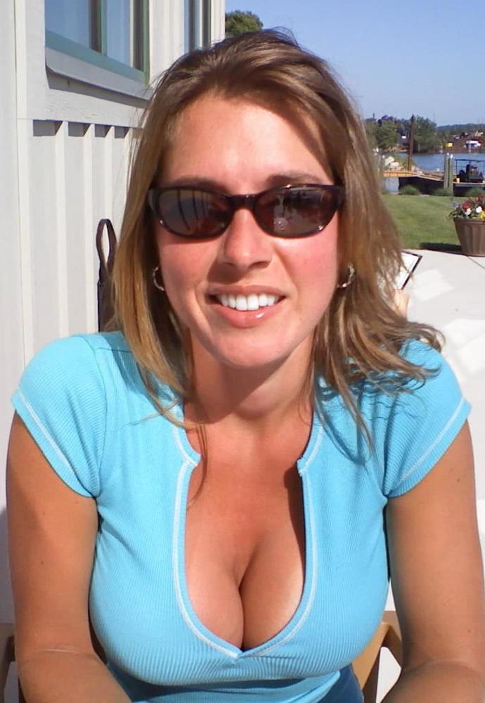 25P Women Need Exposure 807 - Vintage Busty Wife