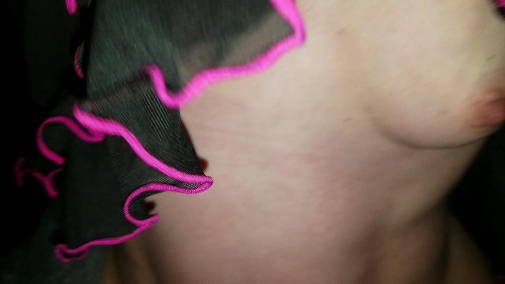 25P dirty slut loves flashing pussy
