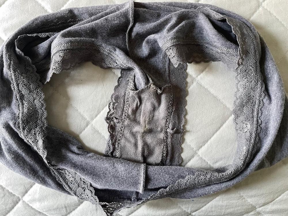 25P Her Dirty Panties