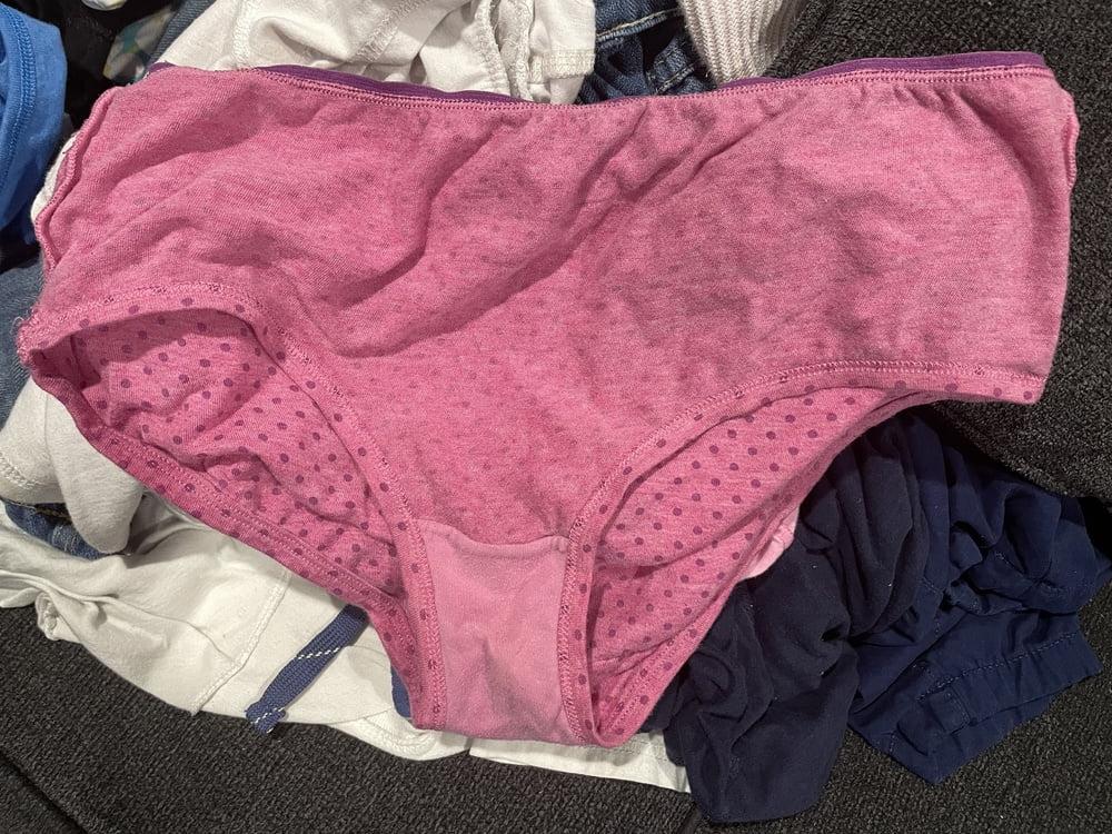 25P Her Dirty Panties