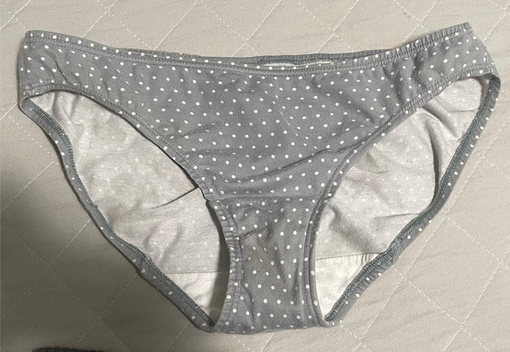 25P Her Dirty Panties
