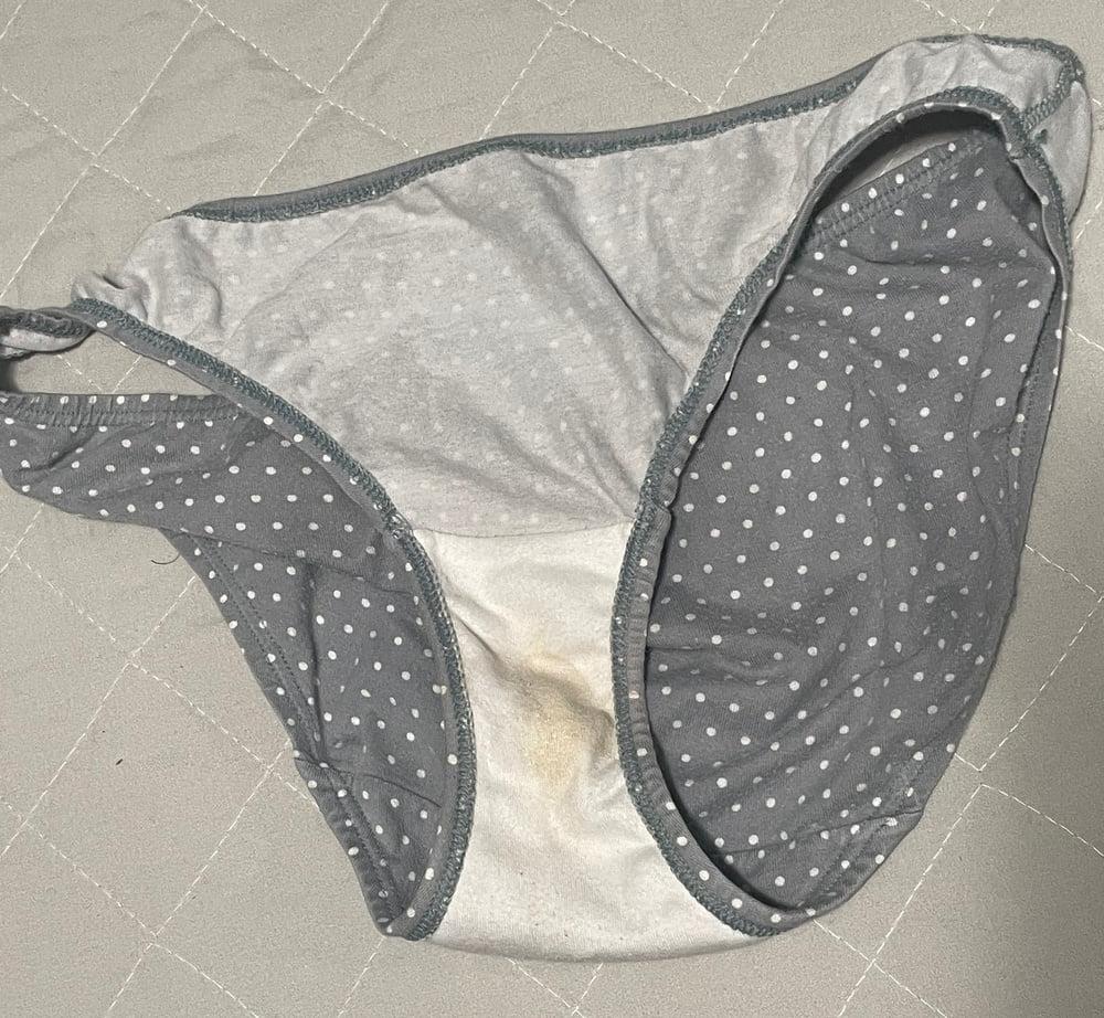 25P Her Dirty Panties