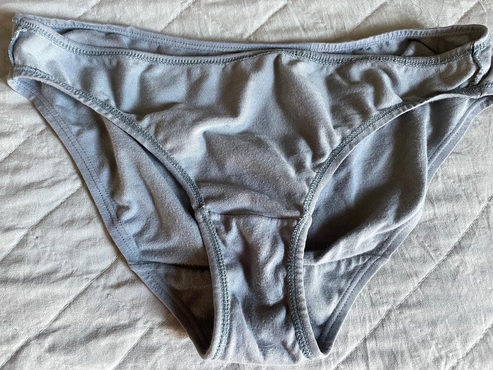 25P Her Dirty Panties