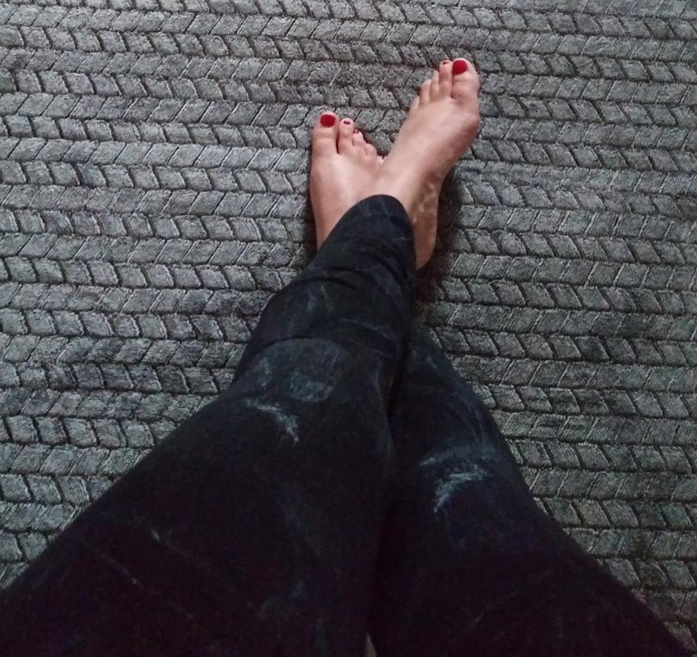 12P Dirty Dawns Sleek Legs and Feet.