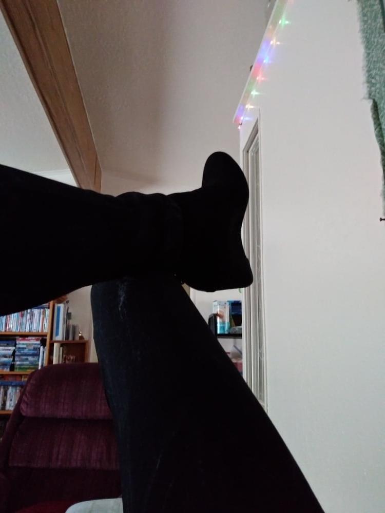 12P Dirty Dawns Sleek Legs and Feet.