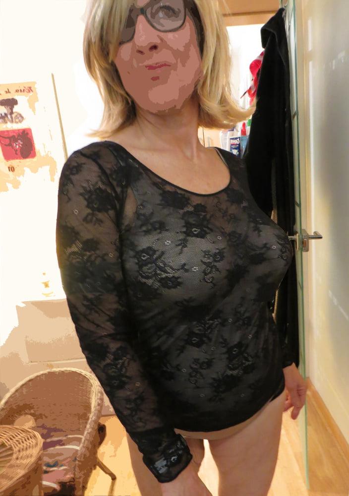 25P Wife's pantyhose of New Years eve