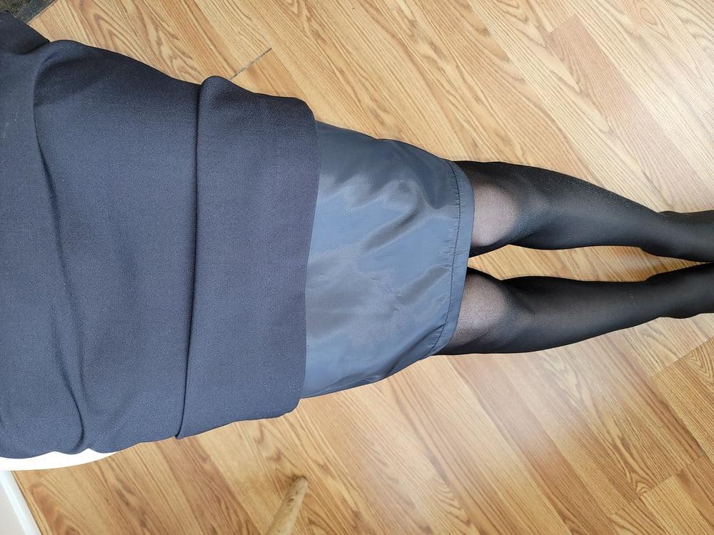 25P Flight Attendant Skirt with Sliky lining and Pantyhose