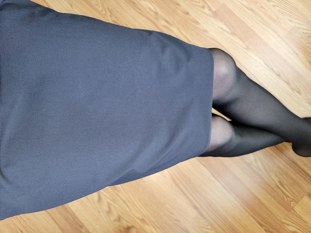 25P Flight Attendant Skirt with Sliky lining and Pantyhose