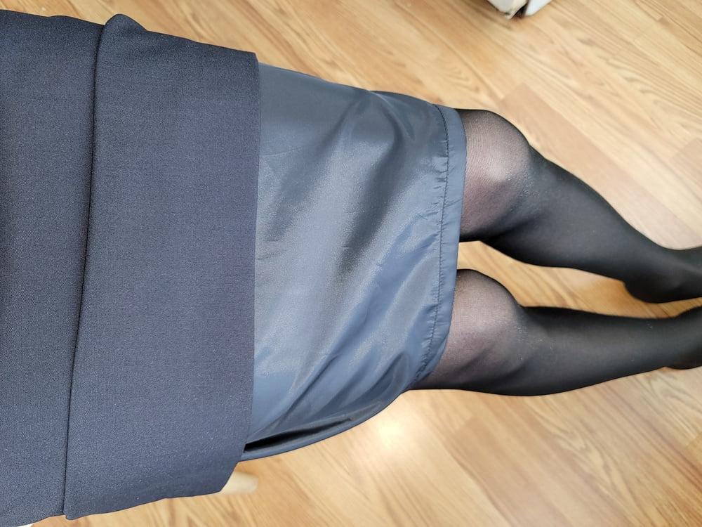 25P Flight Attendant Skirt with Sliky lining and Pantyhose