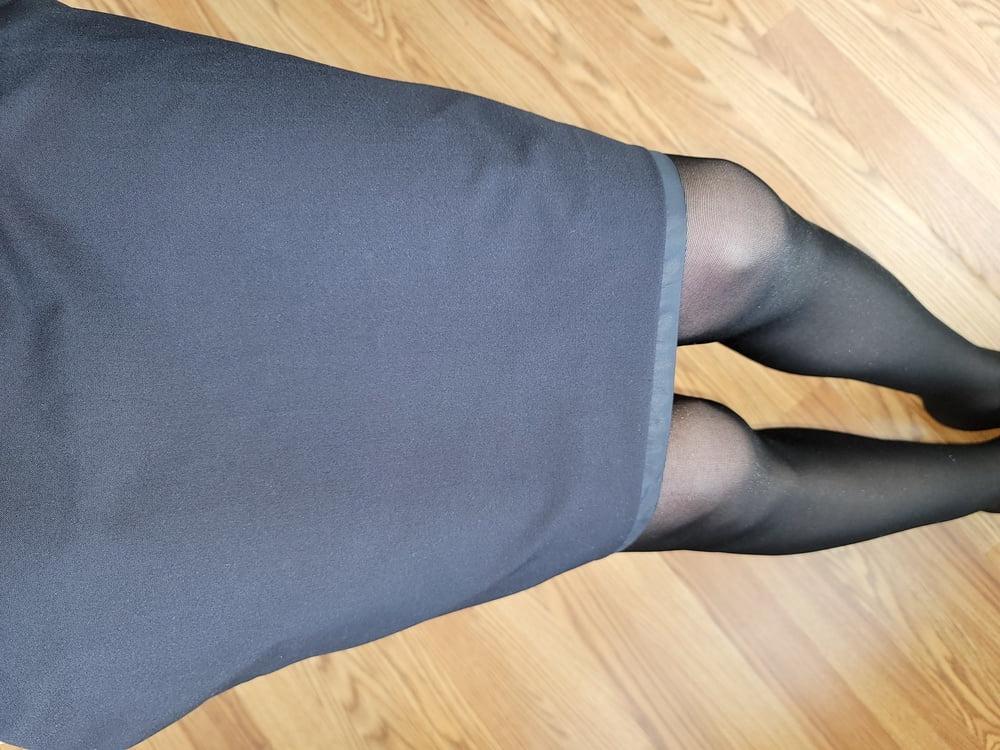 25P Flight Attendant Skirt with Sliky lining and Pantyhose