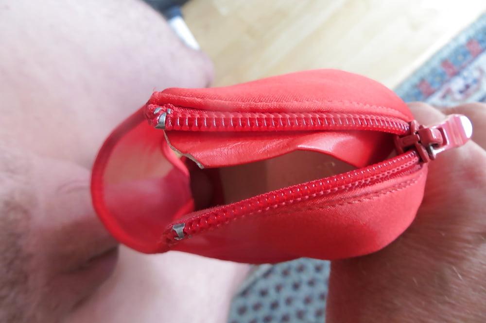 25P pantyhose and red pumps of my wife size 39, squeezed into