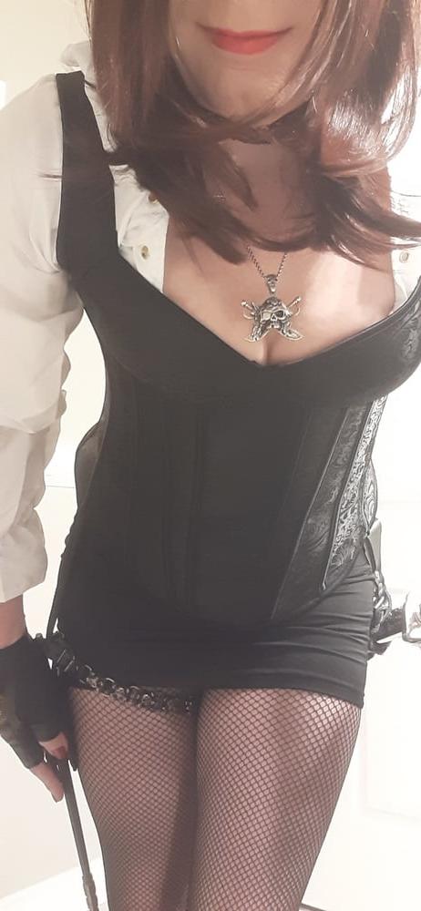 8P Pirate costume
