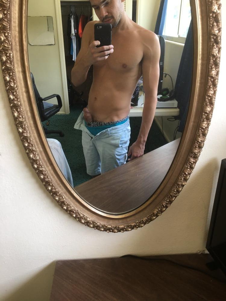 11P Selfie Hot Guy Big Dick