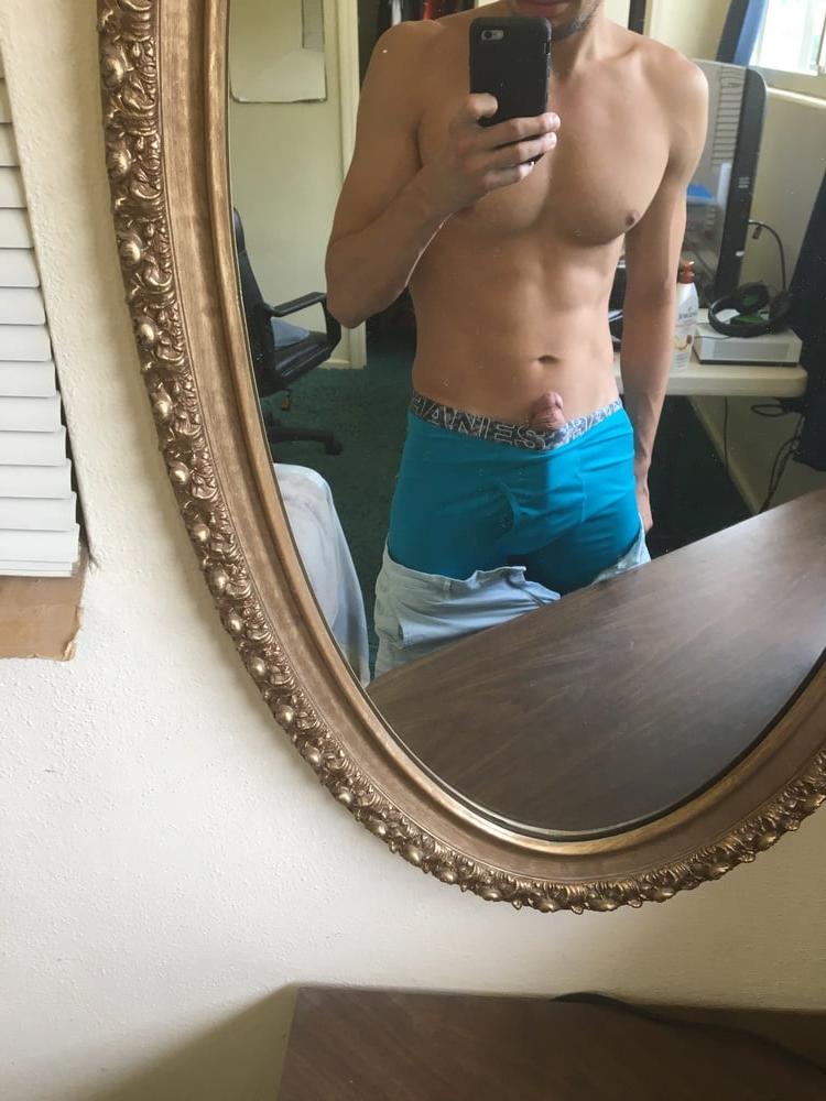 11P Selfie Hot Guy Big Dick