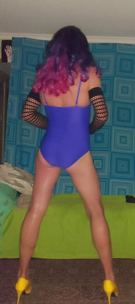 25P Purple swimsuit and wand album