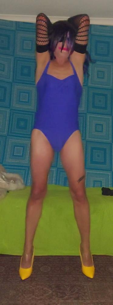 25P Purple swimsuit and wand album