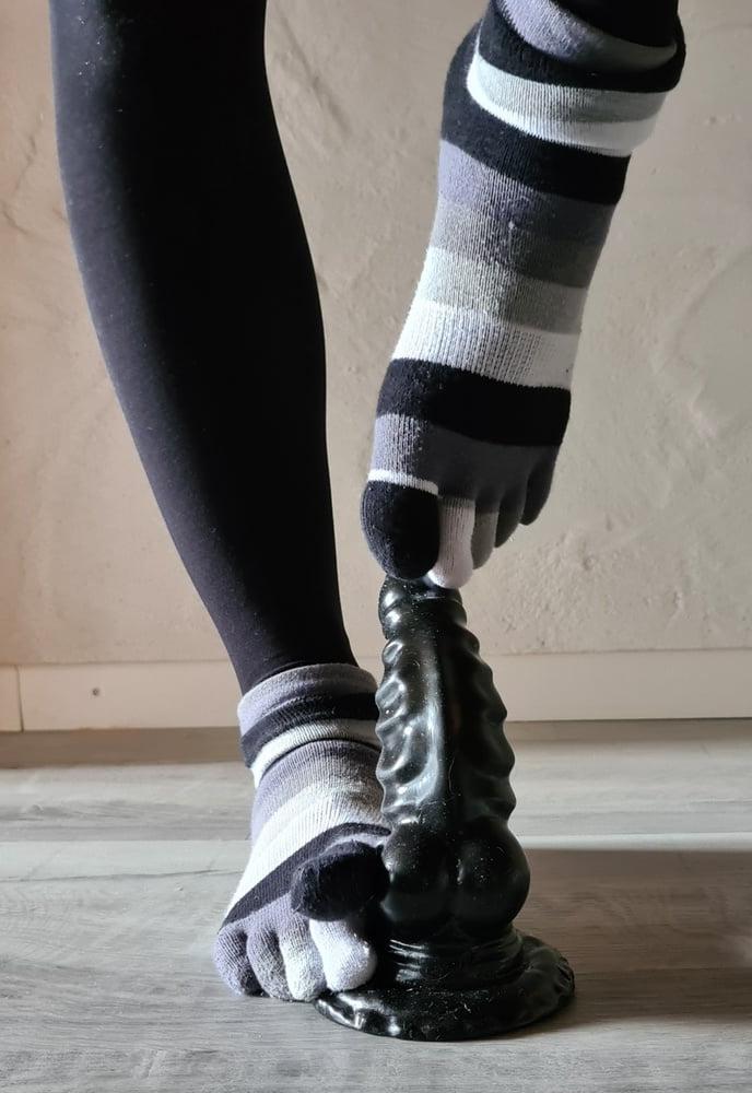 16P Rub Me #2 - Ft. DragonD and Toe Socks