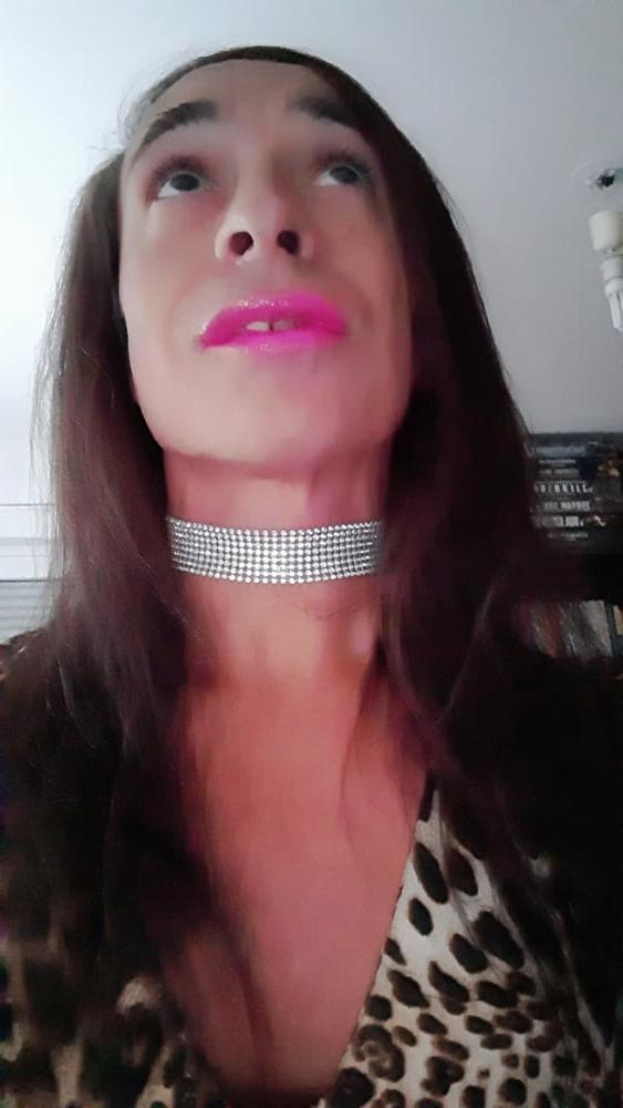 25P Sissy Tygra in leopard dress on 2019 octobre.
