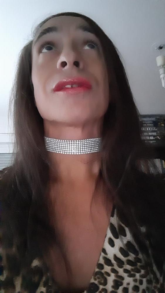 25P Sissy Tygra in leopard dress on 2019 octobre.
