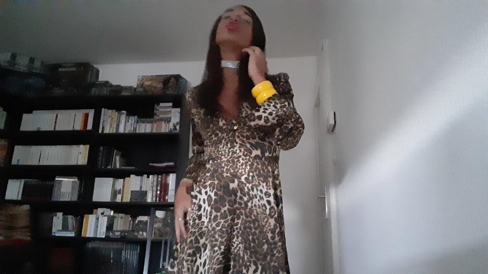 25P Sissy Tygra in leopard dress on 2019 octobre.