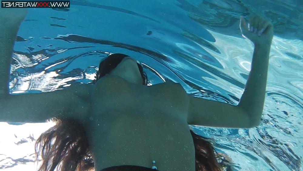 25P Diana Kalgotkina Pt.2 UnderWaterShow with Dildo