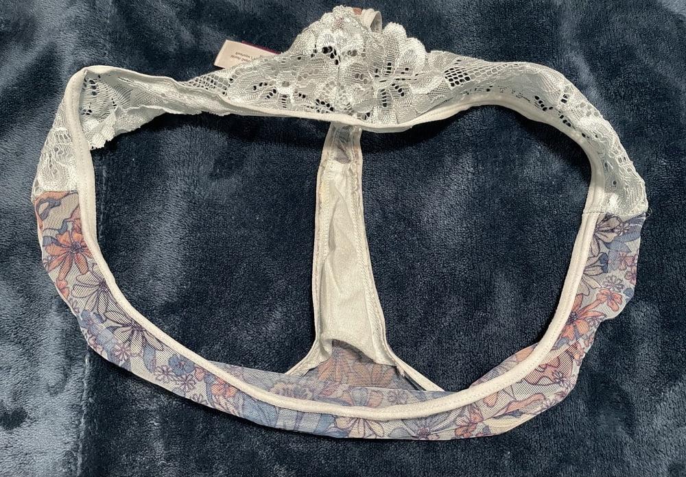 25P Wife's dirty panties