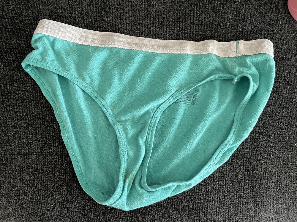 25P Wife's dirty panties