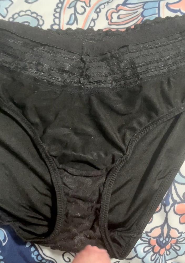 25P Wife's dirty panties