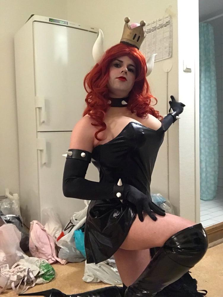 25P Bowsette Cosplay