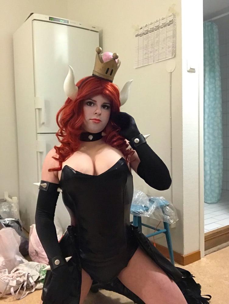 25P Bowsette Cosplay