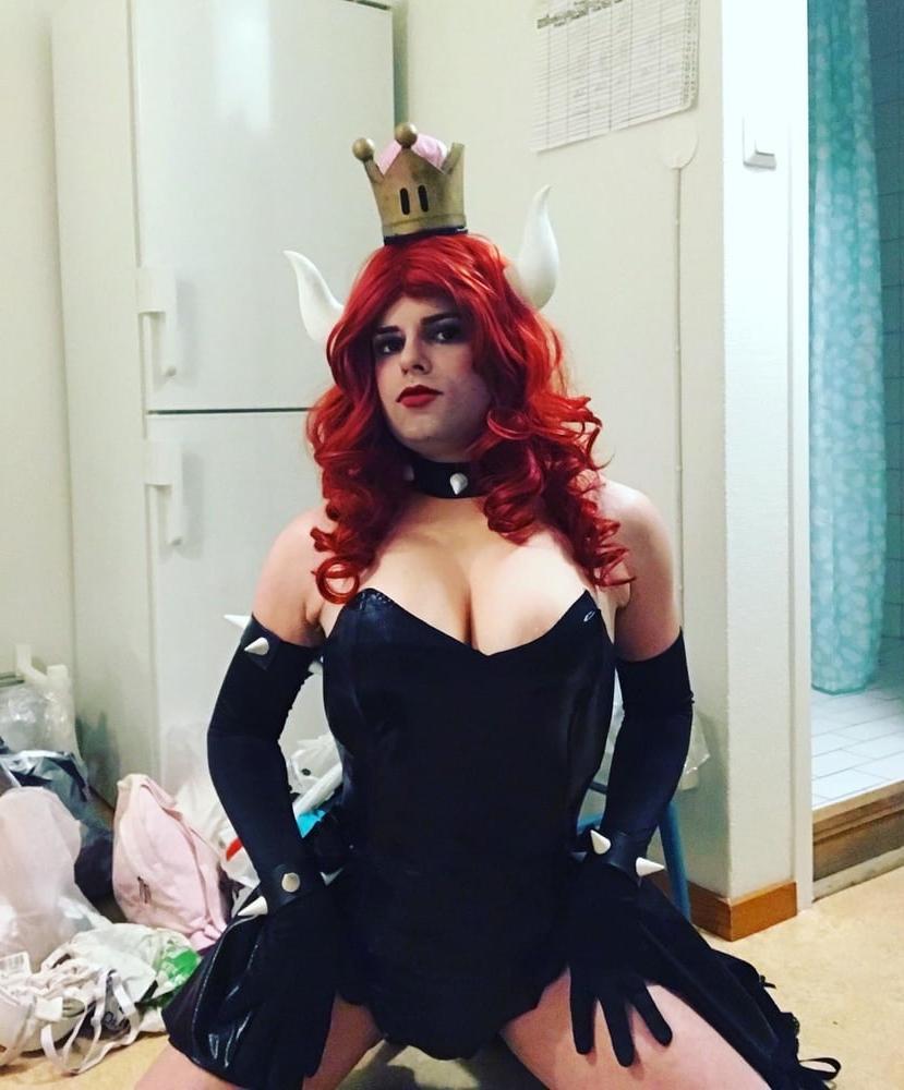 25P Bowsette Cosplay